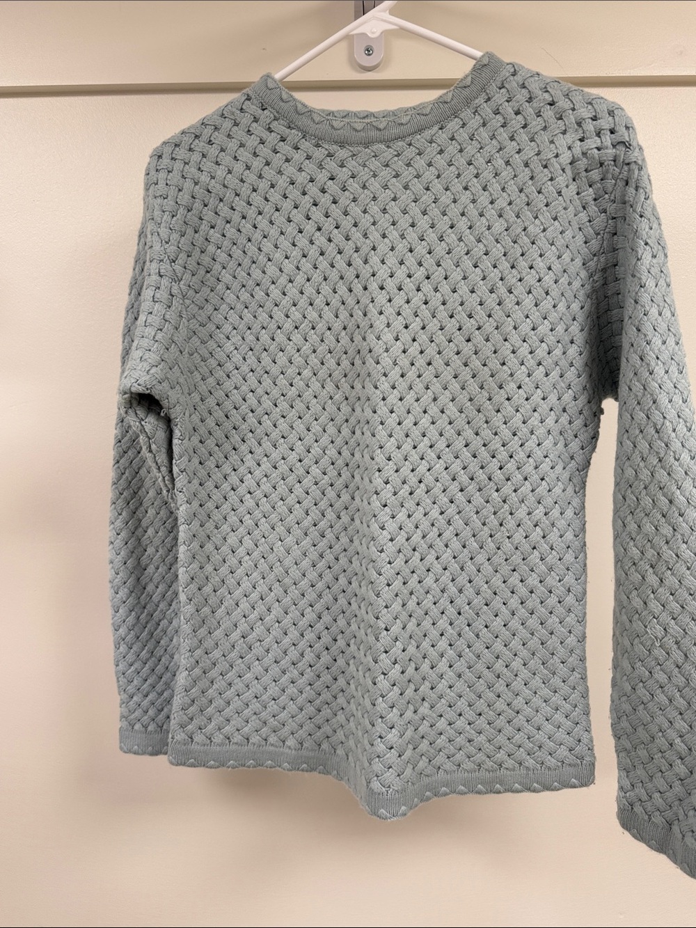 Isabella Women’s M 10/12 Crewneck Sweater in Light Blue